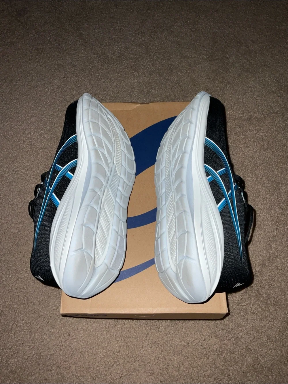Women’s ASICS Cumulus 28 size 9.5